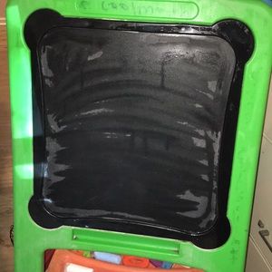 Chalk board/white board